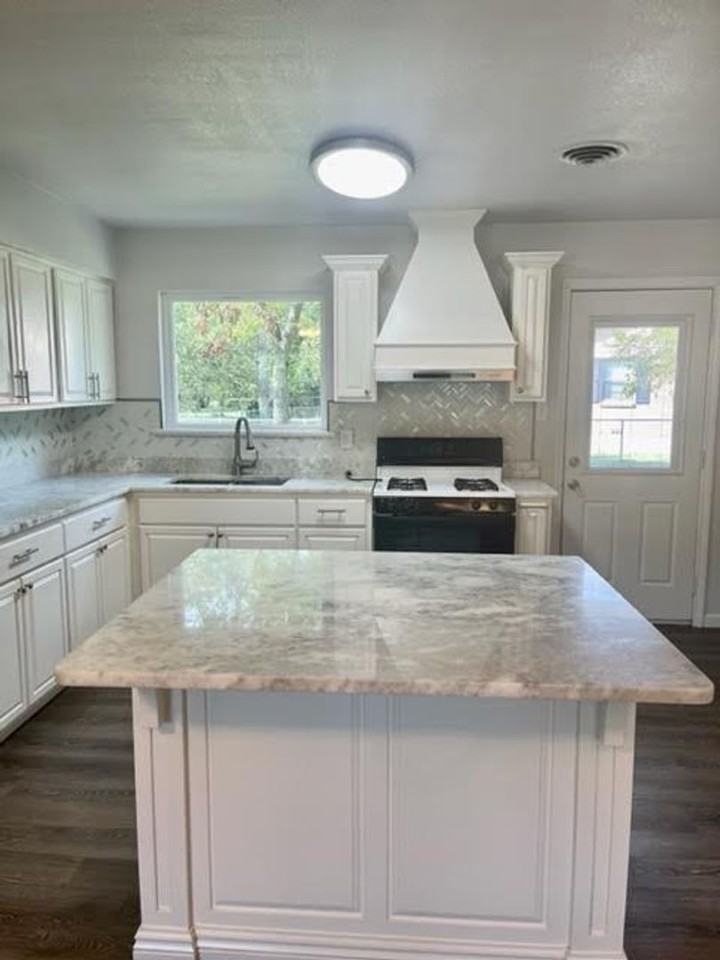 1830 La Porte Dr - Photo 5 of 16