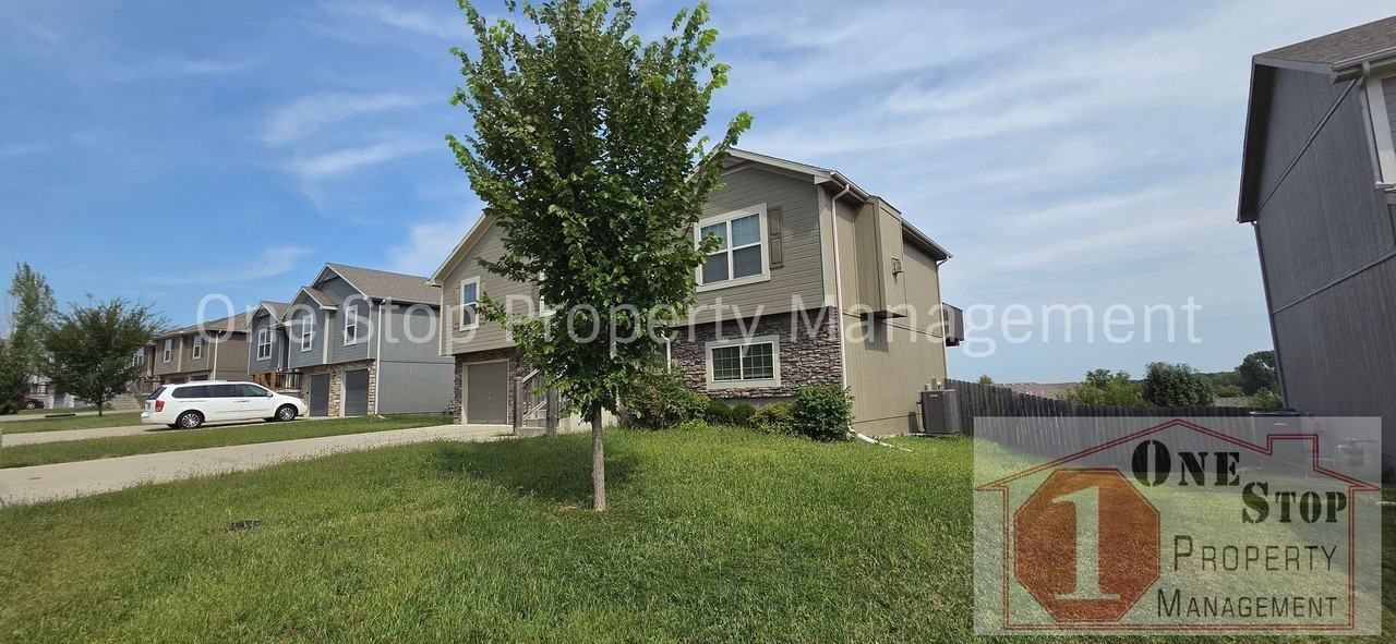 418 Sunflower Dr - Photo 2 of 32