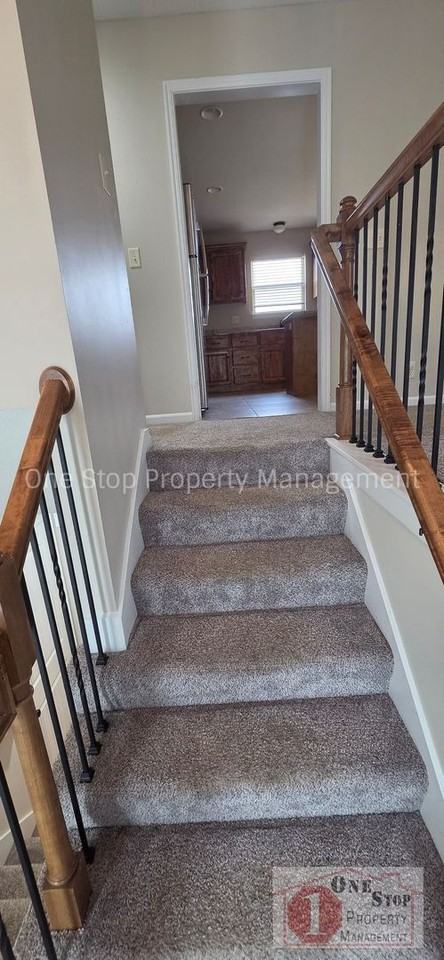 418 Sunflower Dr - Photo 3 of 32
