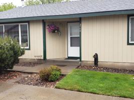 featured image of 2144 Sw Reindeer Ave