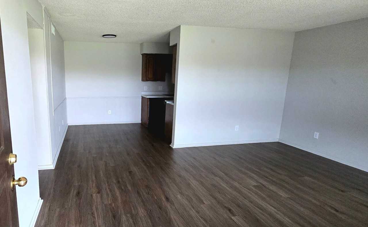 Greenwood Apartments - Photo 2 of 14