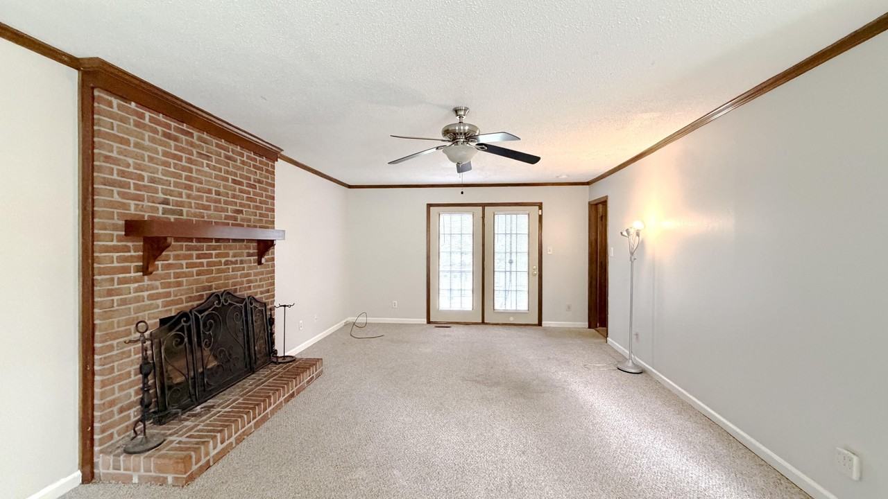 2387 Riverchase Pl #1 - Photo 3 of 17