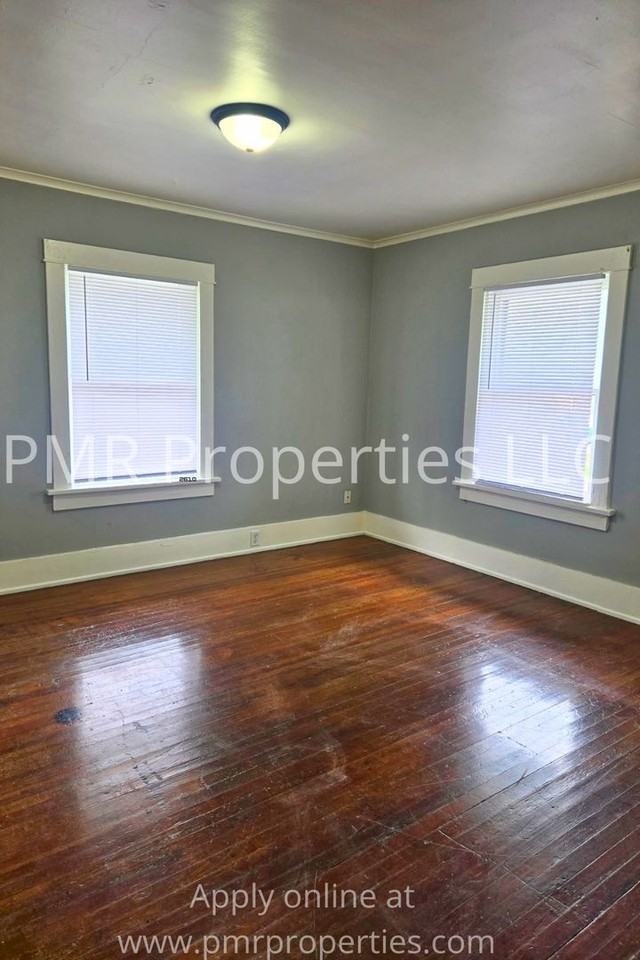 831 3rd Ave - Photo 4 of 6