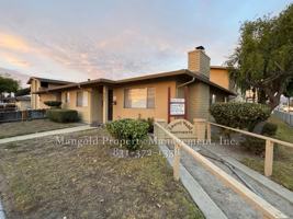 featured image of 985 985 - 989 Acosta Plaza St
