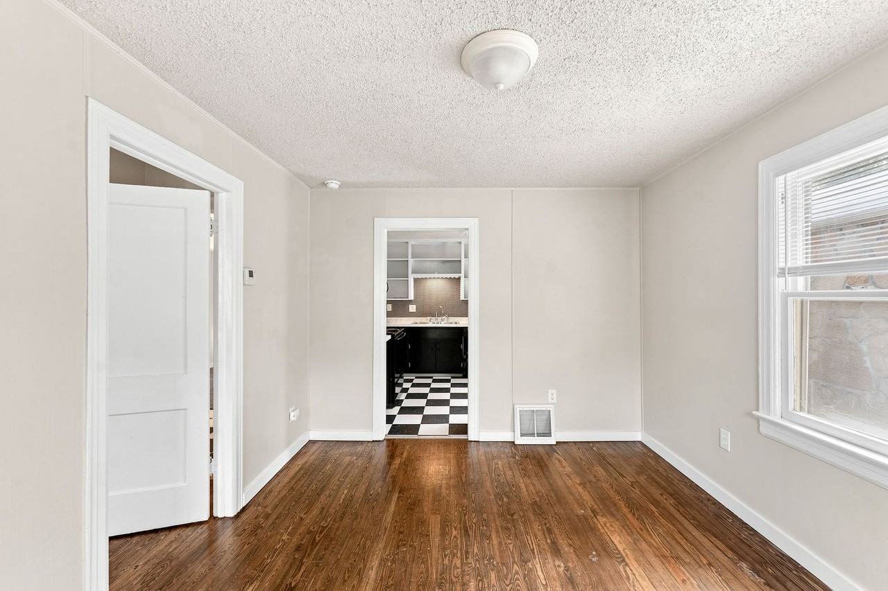 512 E Cozy St - Photo 5 of 18