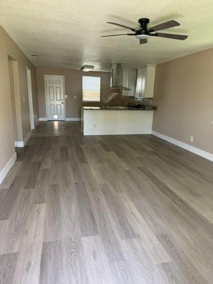 205 W Washington St - Photo 2 of 16