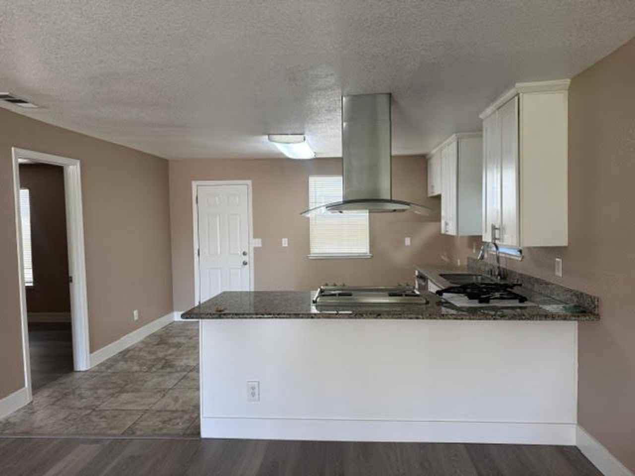 205 W Washington St - Photo 3 of 16