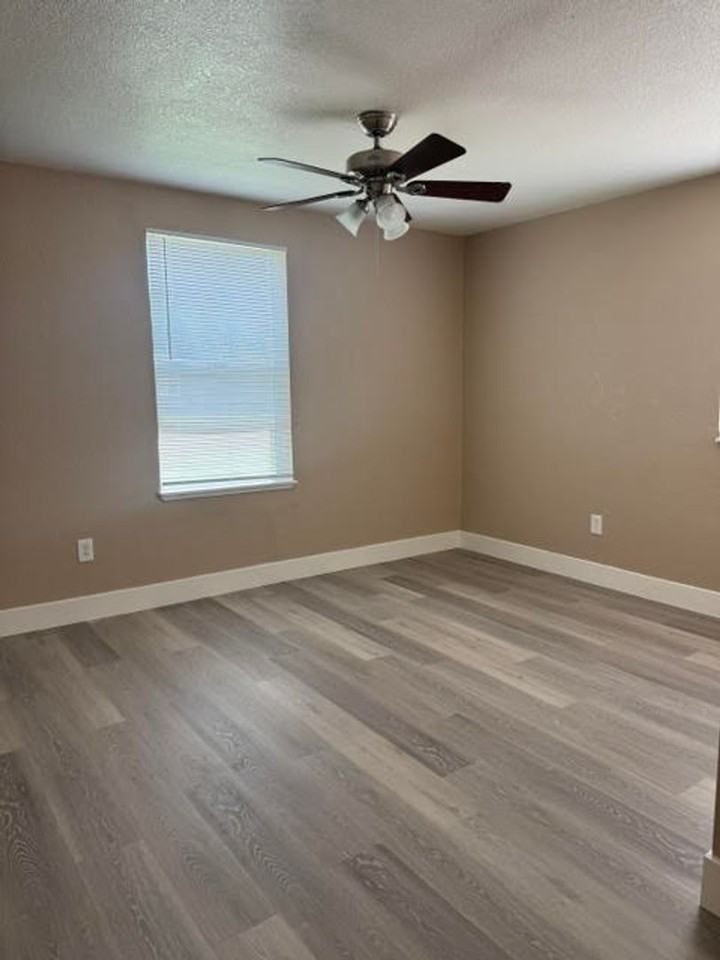 205 W Washington St - Photo 7 of 16