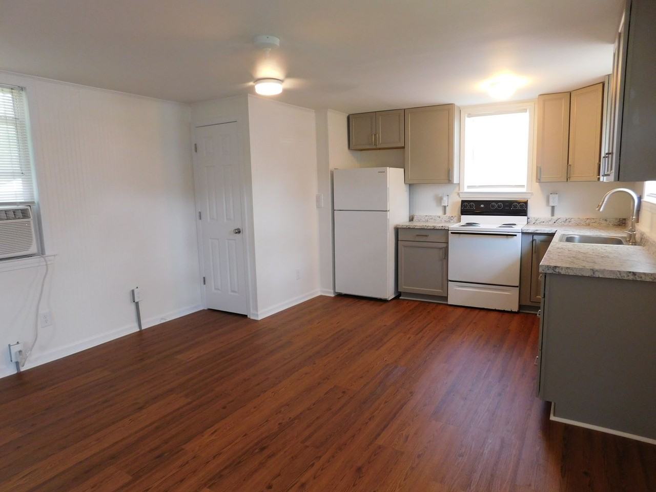 2208 1/2 Spencer Ave - Photo 4 of 19