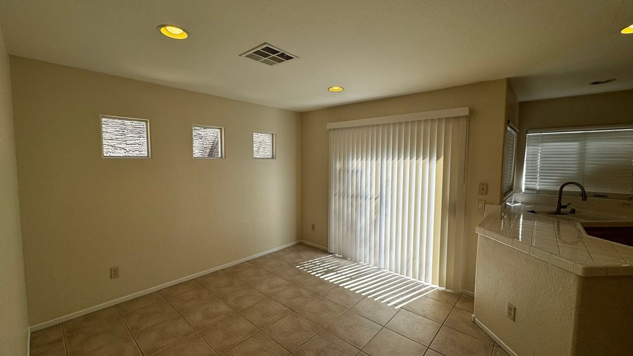 10435 Prairie Schooner Ave - Photo 6 of 28