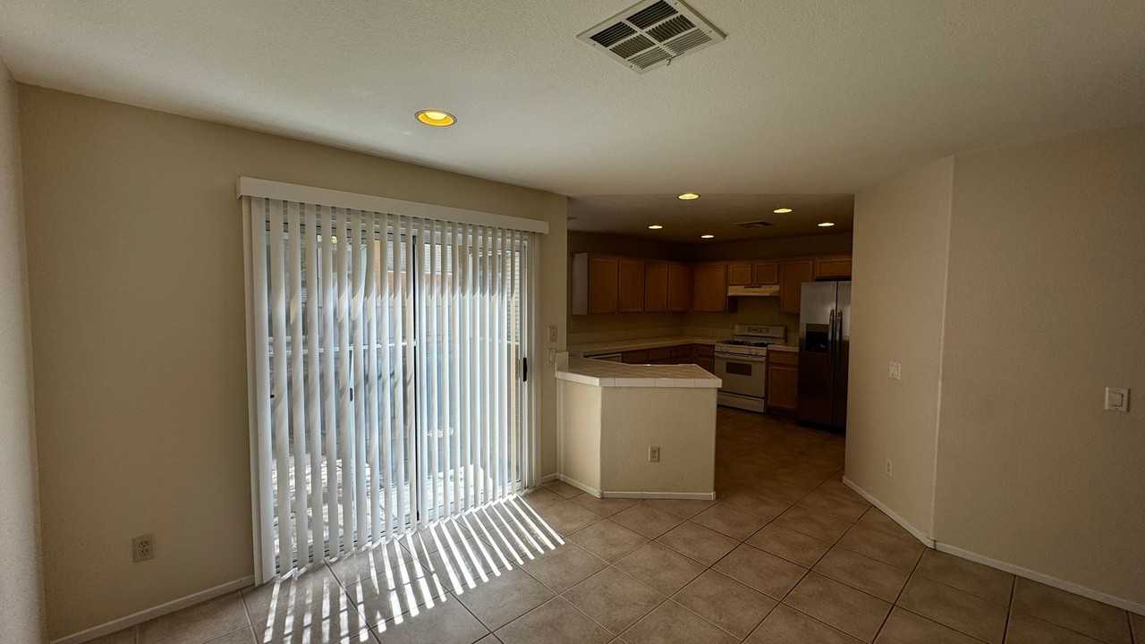 10435 Prairie Schooner Ave - Photo 7 of 28