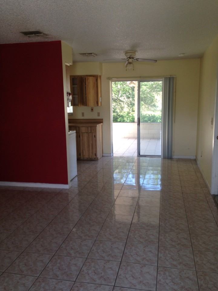 394 Champlain Dr - Photo 2 of 10