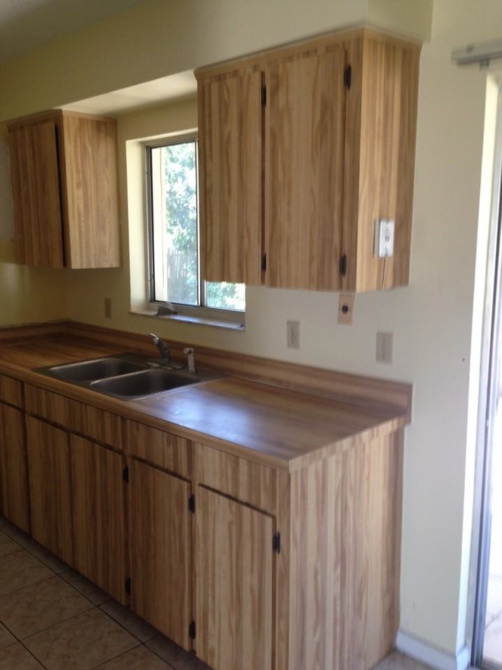 394 Champlain Dr - Photo 4 of 10