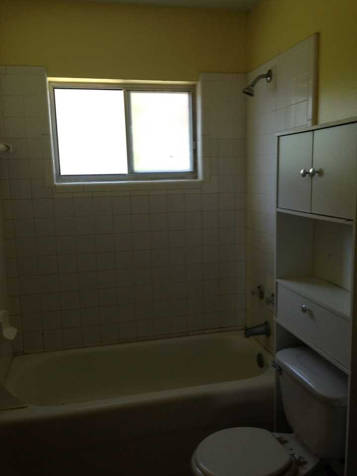 394 Champlain Dr - Photo 7 of 10