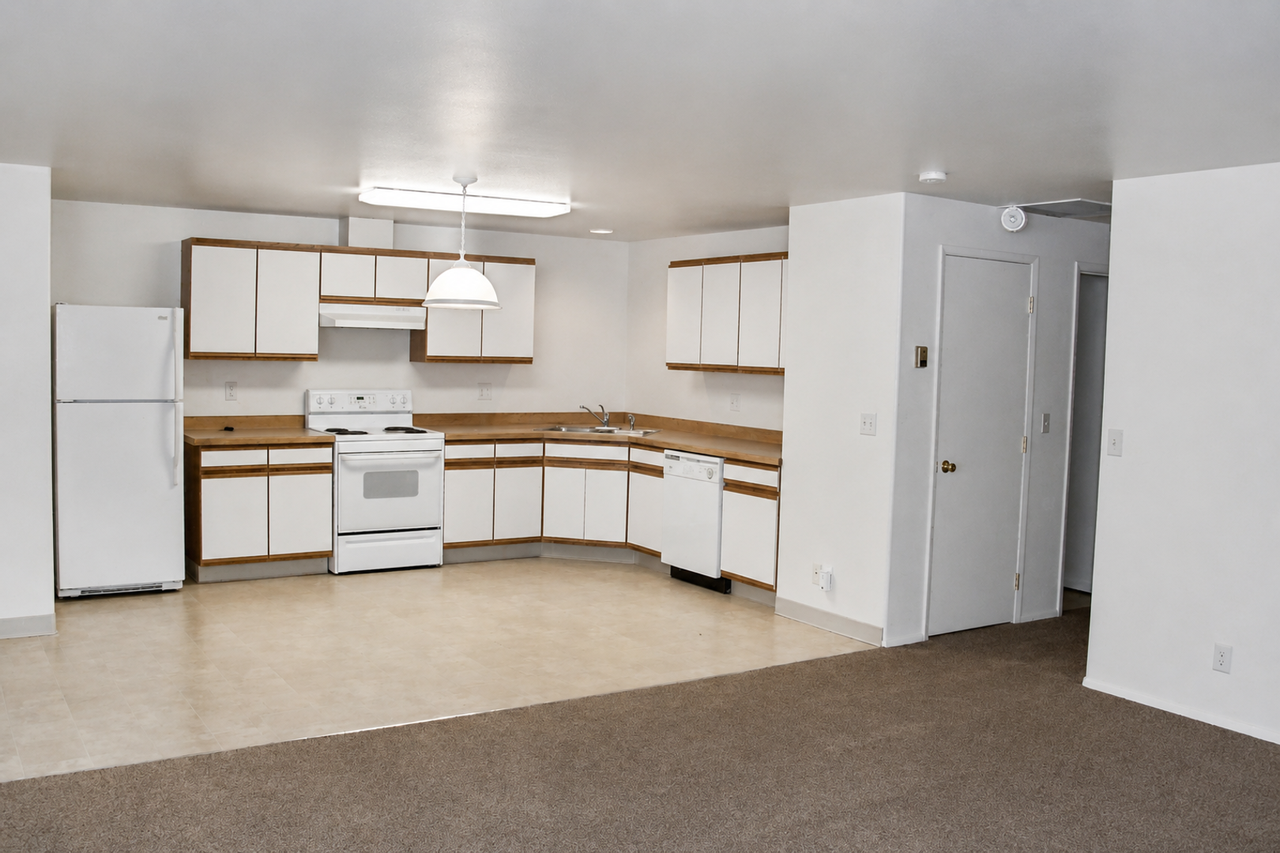 2010 Nw Elm Ave - Photo 3 of 11