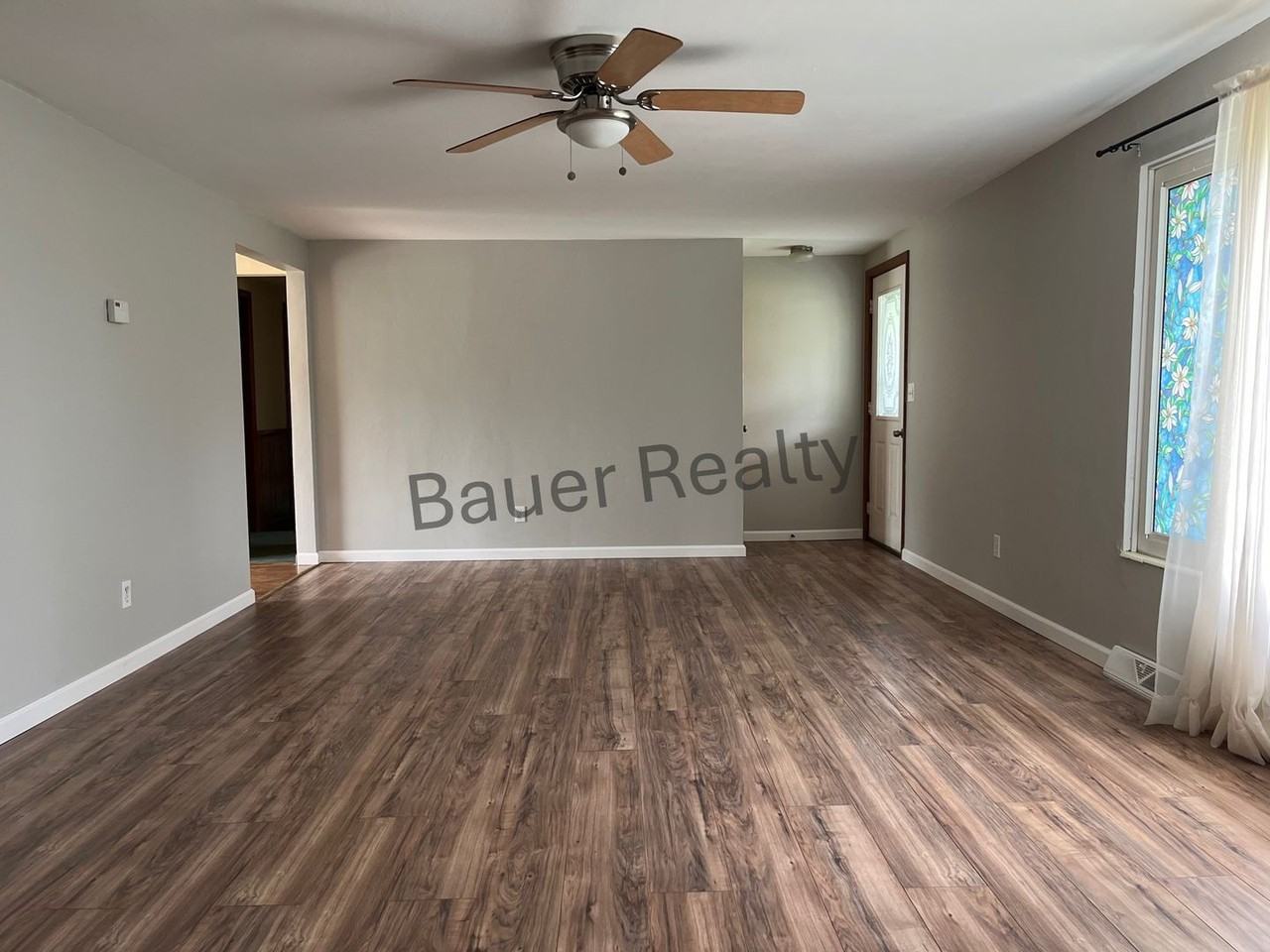 816 James St - Photo 5 of 24