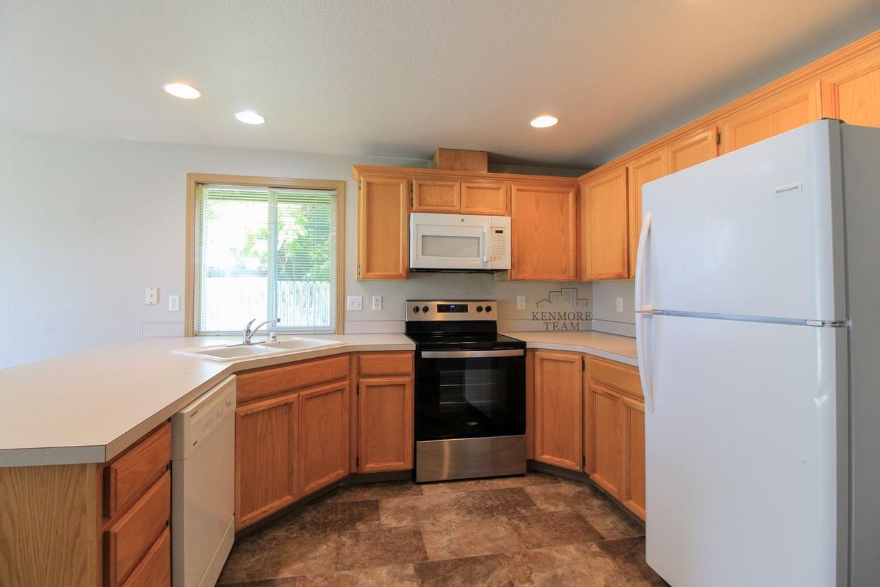 7704 Wrigley Dr - Photo 2 of 11