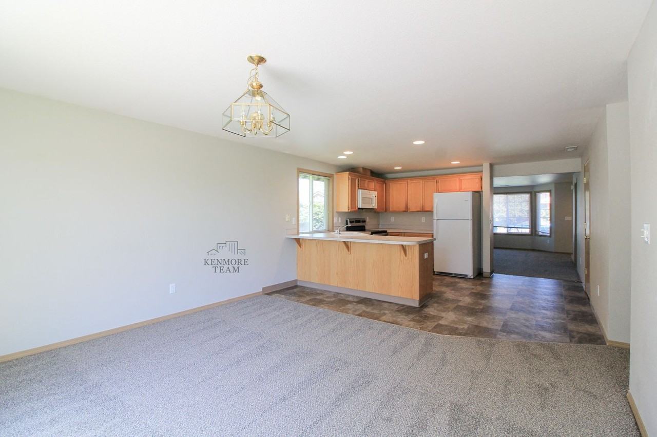 7704 Wrigley Dr - Photo 3 of 11