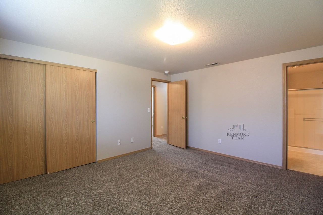 7704 Wrigley Dr - Photo 6 of 11