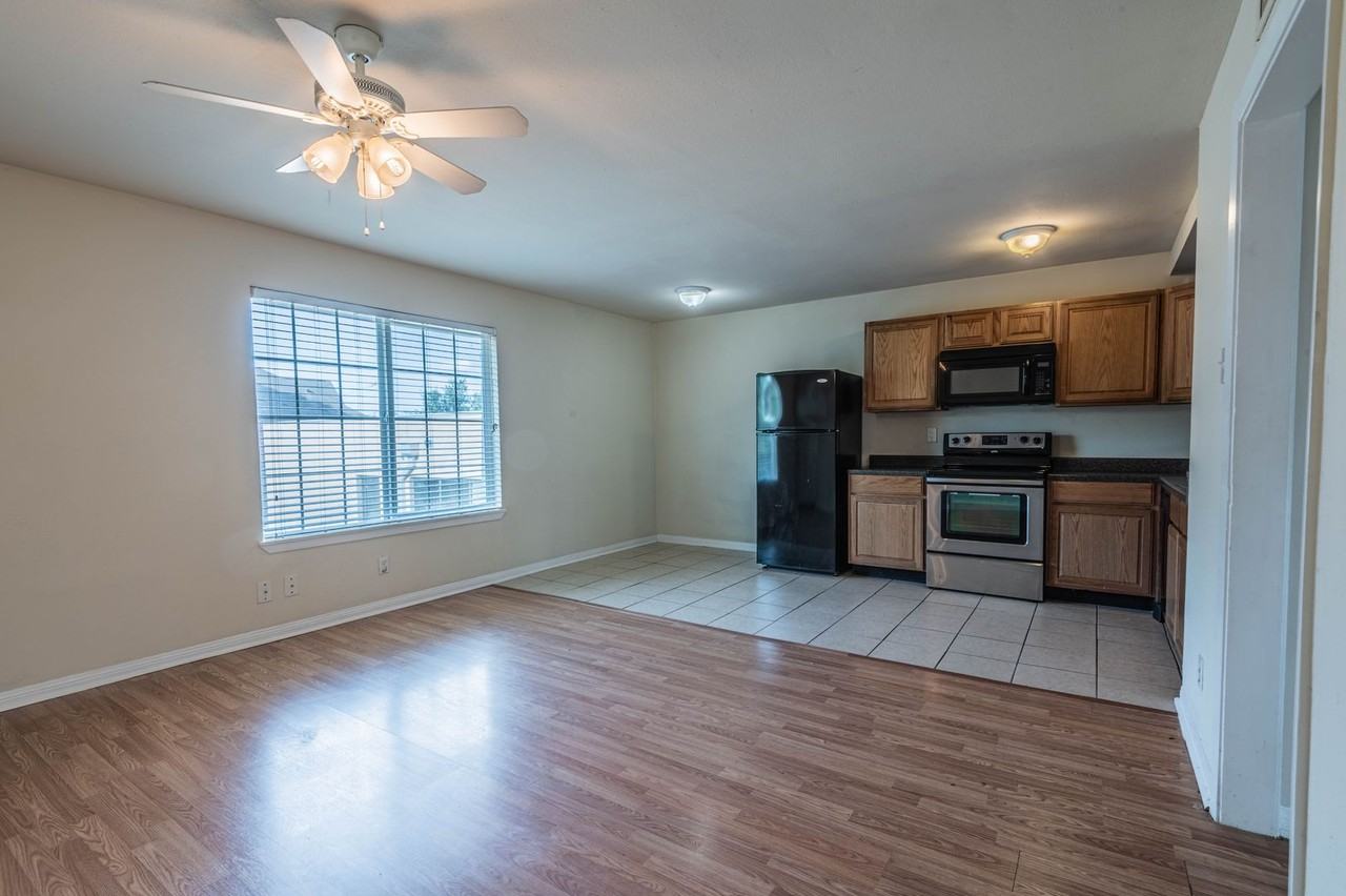 3918 Anita St #1 - Photo 4 of 17