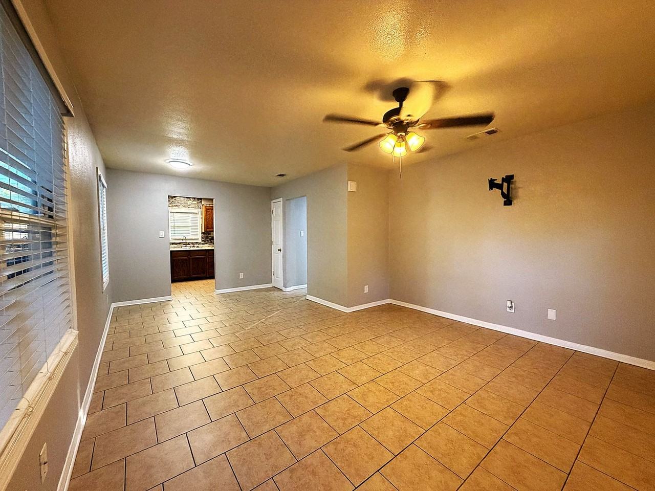 515 Blake St - Photo 2 of 17