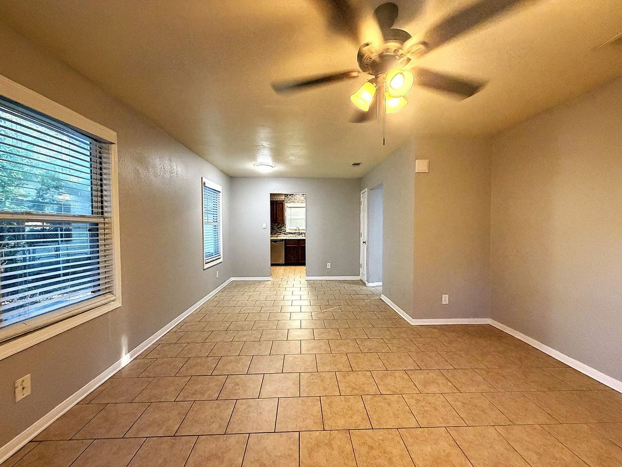 515 Blake St - Photo 3 of 17