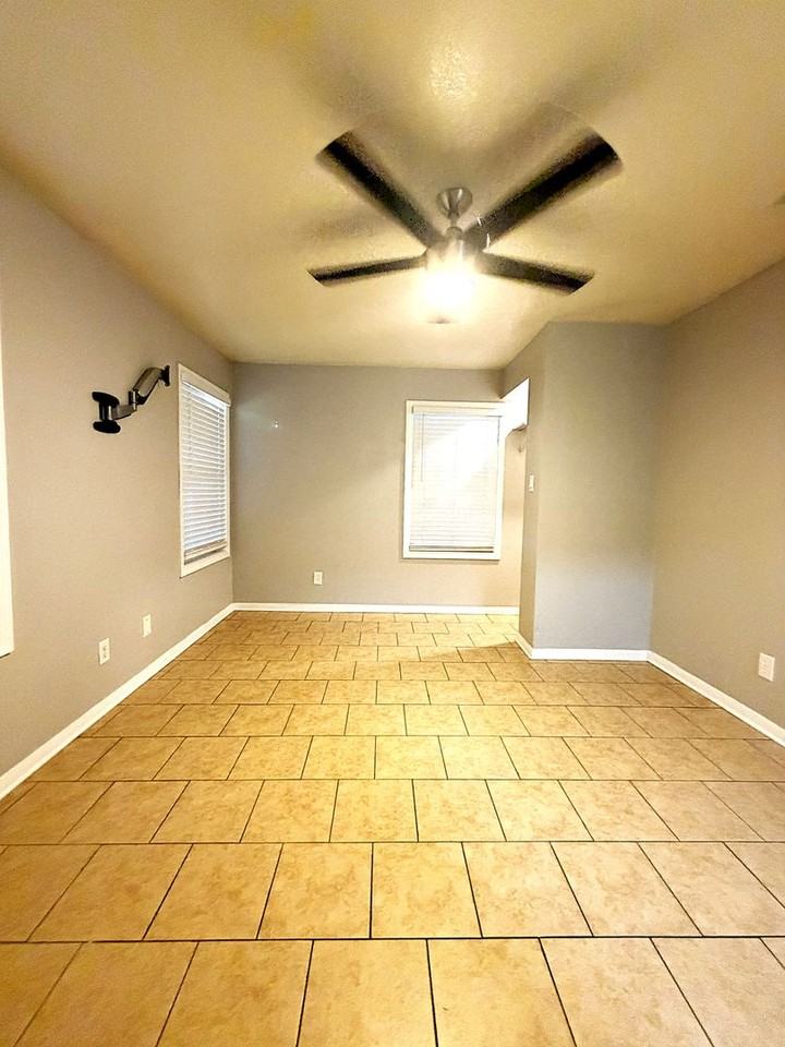 515 Blake St - Photo 5 of 17