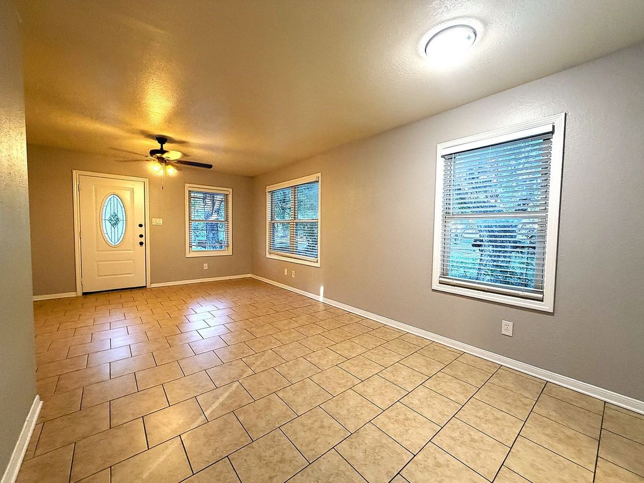 515 Blake St - Photo 7 of 17