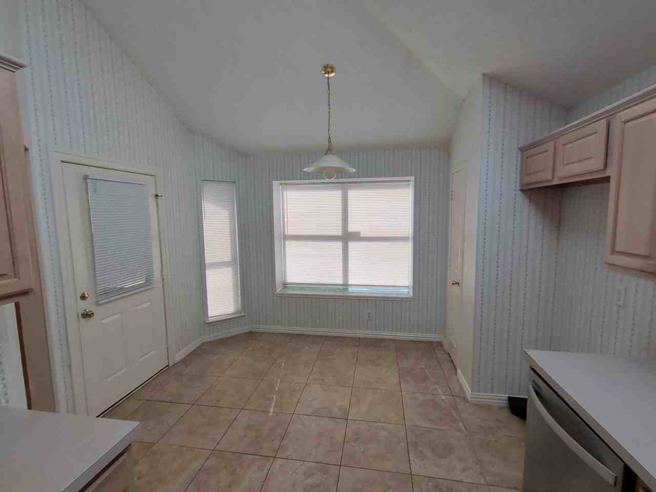 4819 Brady Ct - Photo 5 of 32