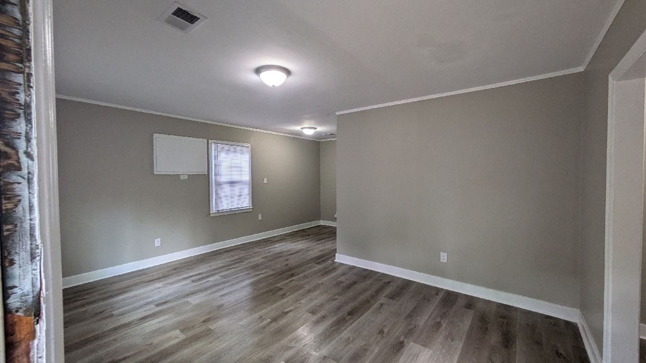 389 Hodges St - Photo 3 of 8