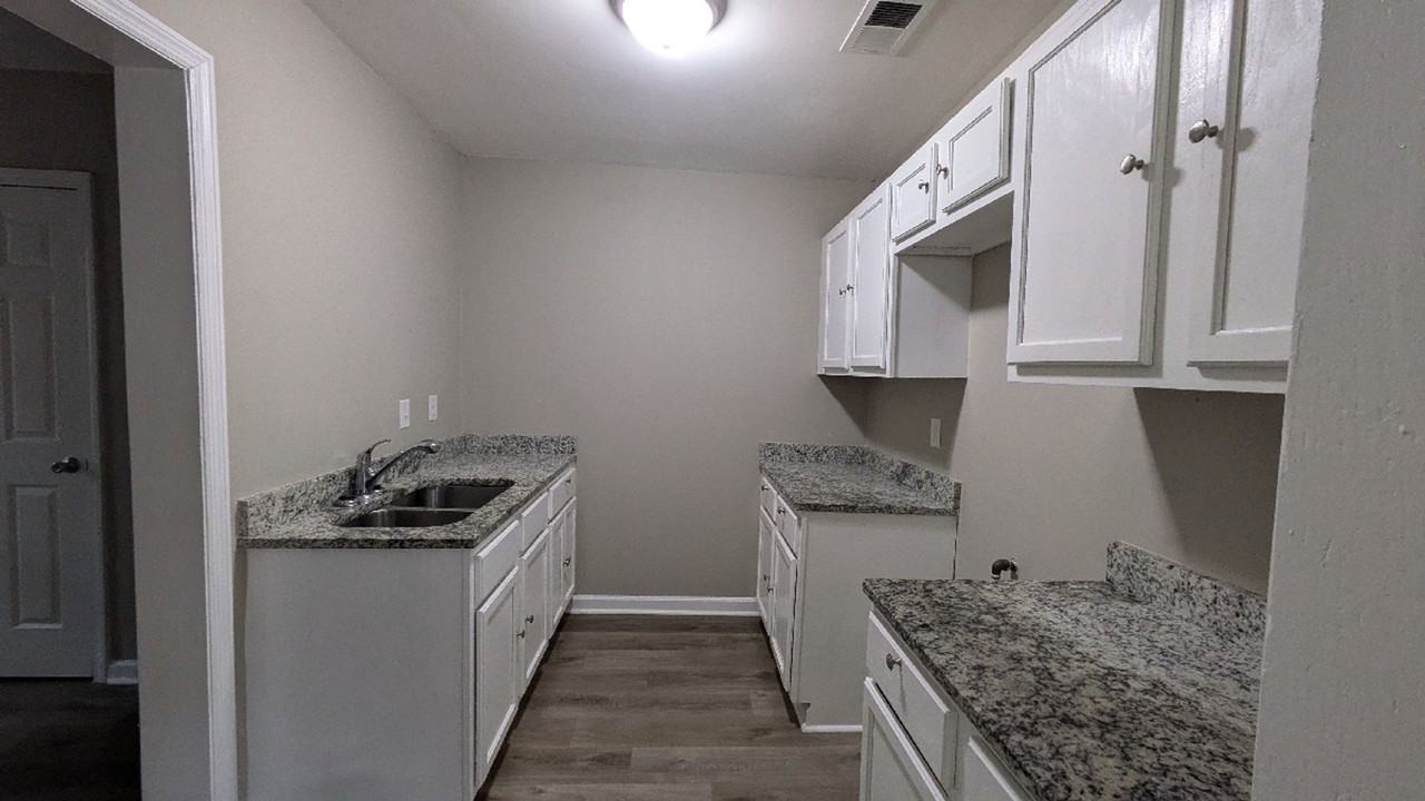 389 Hodges St - Photo 4 of 8