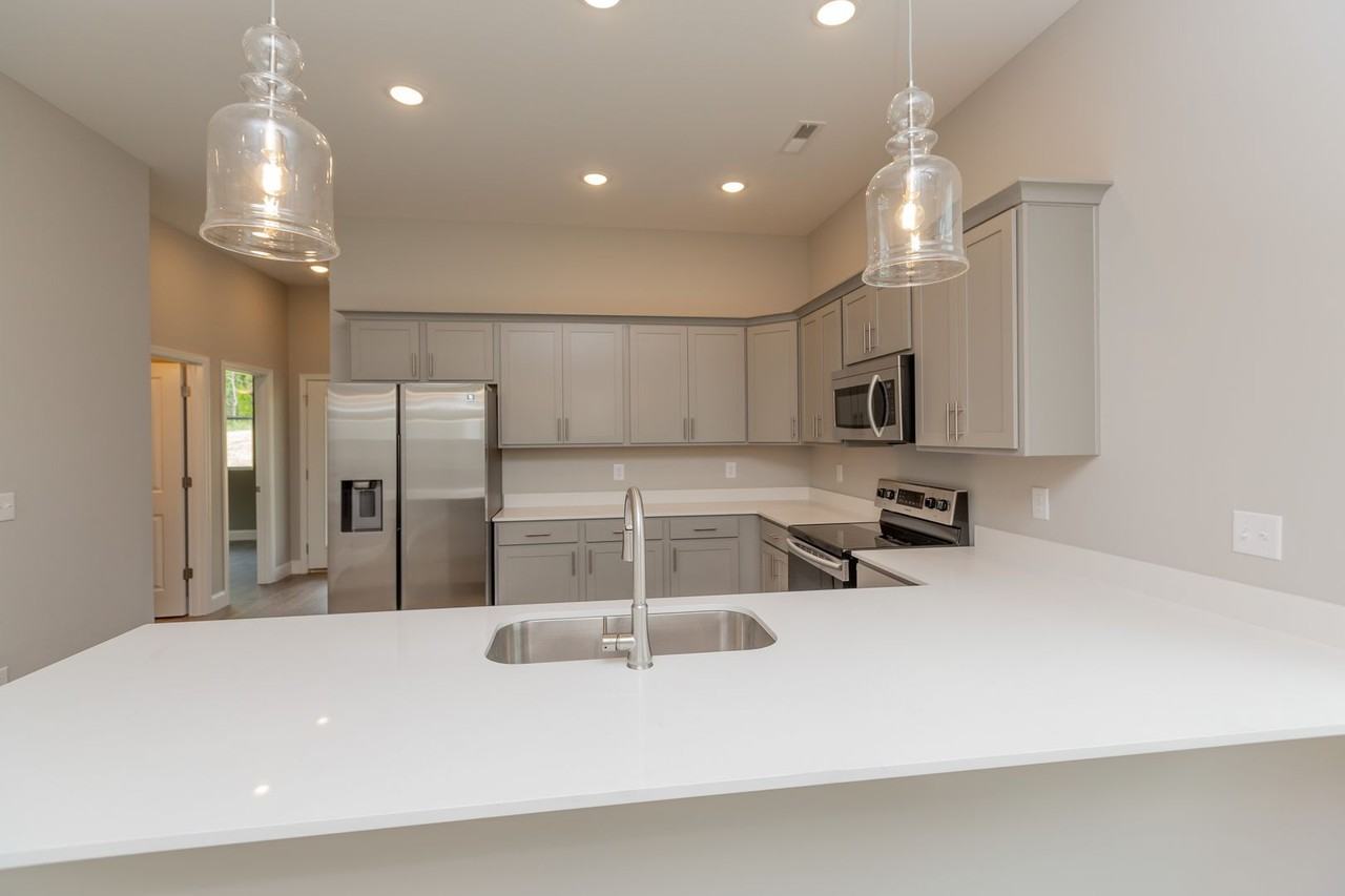 4710 Stunner Ln - Photo 4 of 28