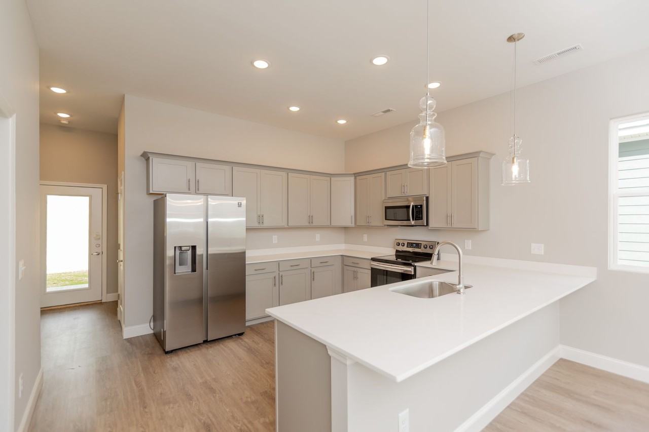 4710 Stunner Ln - Photo 5 of 28