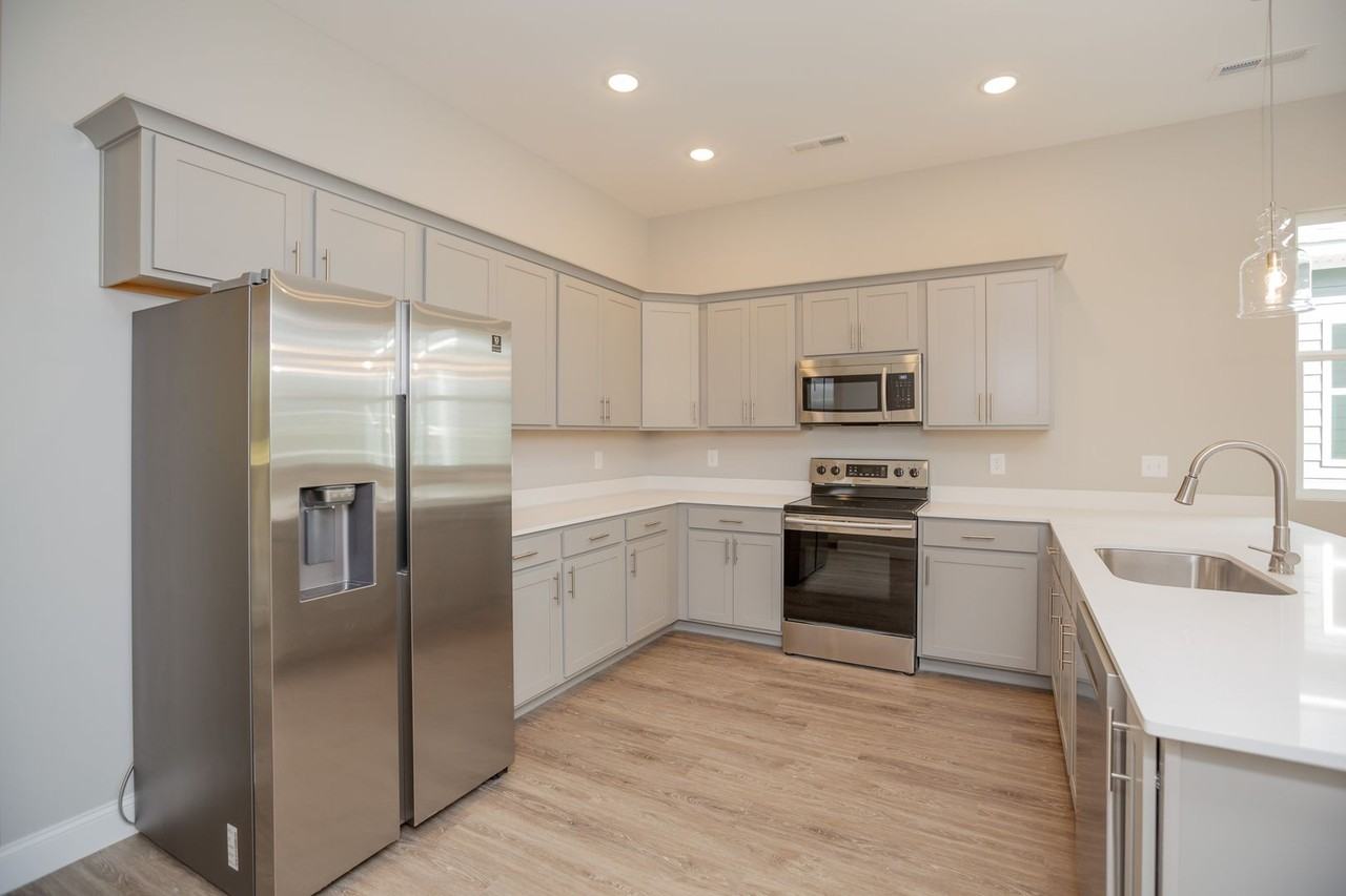 4710 Stunner Ln - Photo 6 of 28