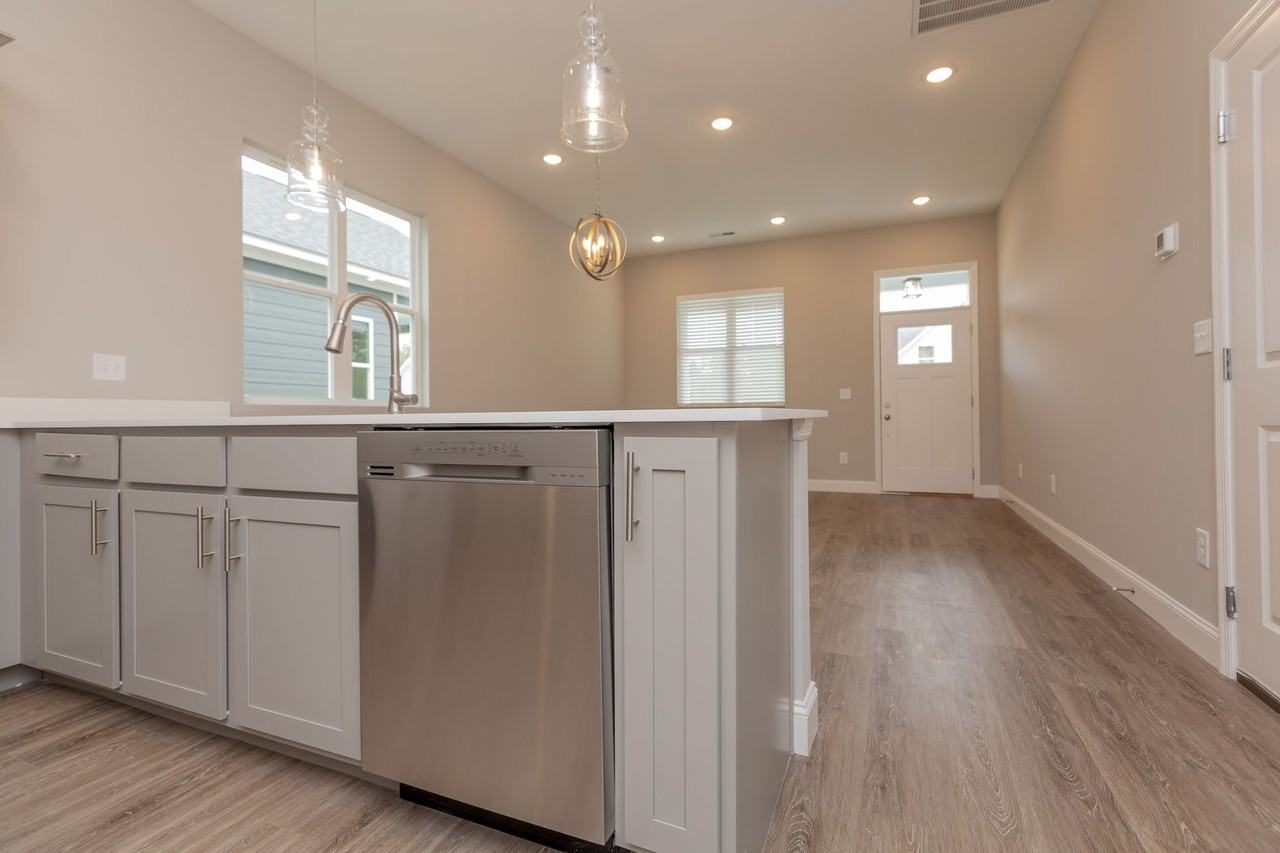 4710 Stunner Ln - Photo 7 of 28