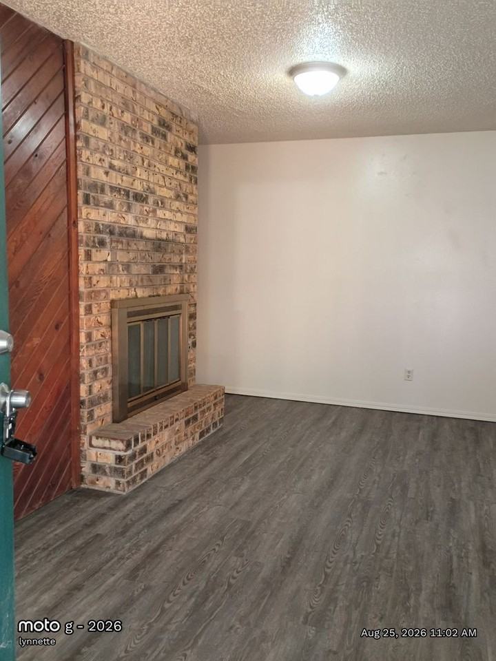 515 Peppertree Ln - Photo 4 of 20