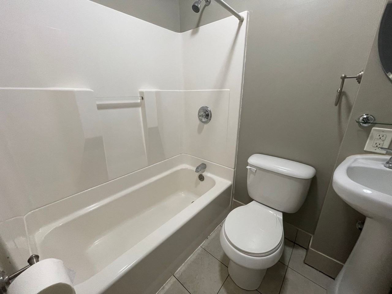509 Biltmore Ave - Photo 4 of 18