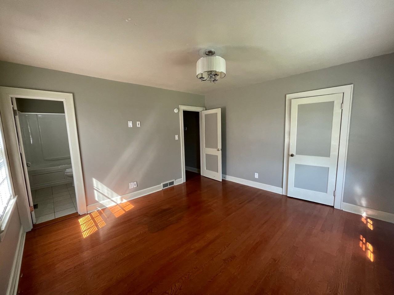 509 Biltmore Ave - Photo 5 of 18