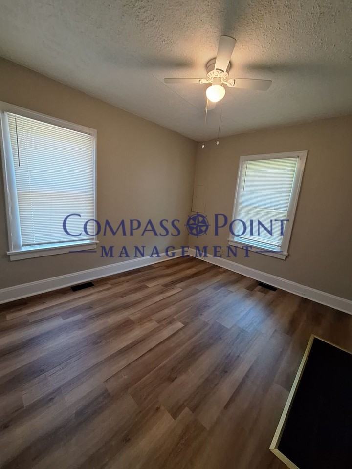 848 Bryan Ave - Photo 4 of 11