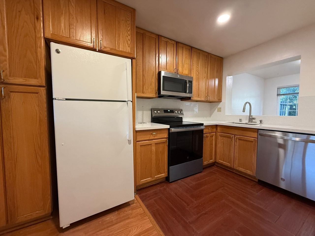 4794 Raspberry Pl - Photo 3 of 14