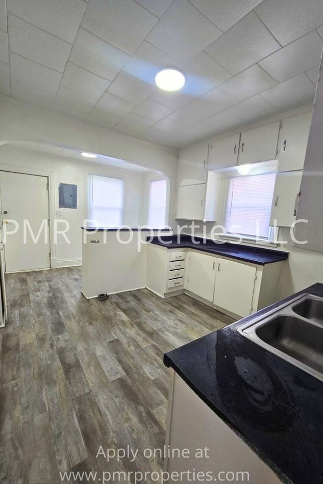 3918 N 17th St - Photo 3 of 11