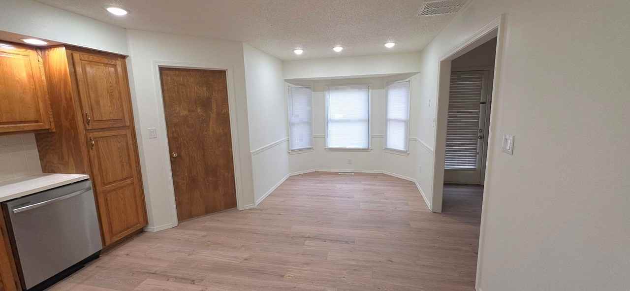 1603 E Woodgate St - Photo 3 of 14