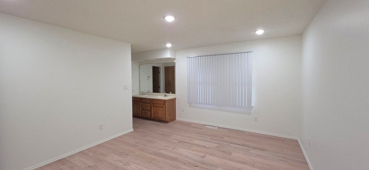 1603 E Woodgate St - Photo 7 of 14