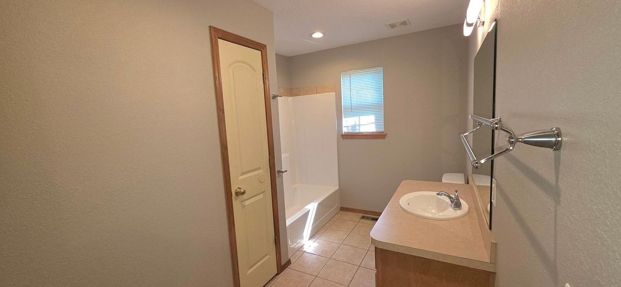 503 S Birchwood St - Photo 2 of 12