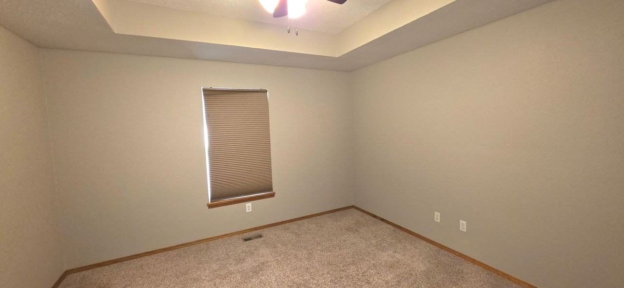 503 S Birchwood St - Photo 3 of 12