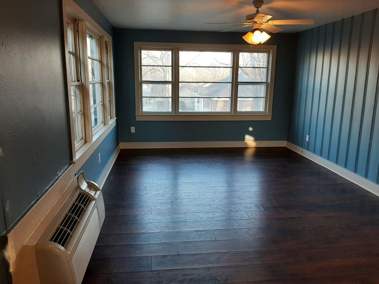 609 N Oak St - Photo 2 of 13