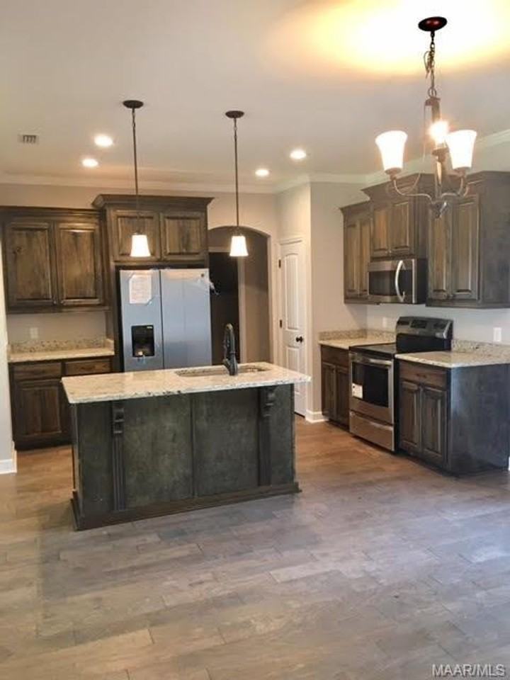 605 Valley Stream Dr - Photo 2 of 12