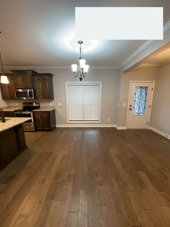 605 Valley Stream Dr - Photo 3 of 12