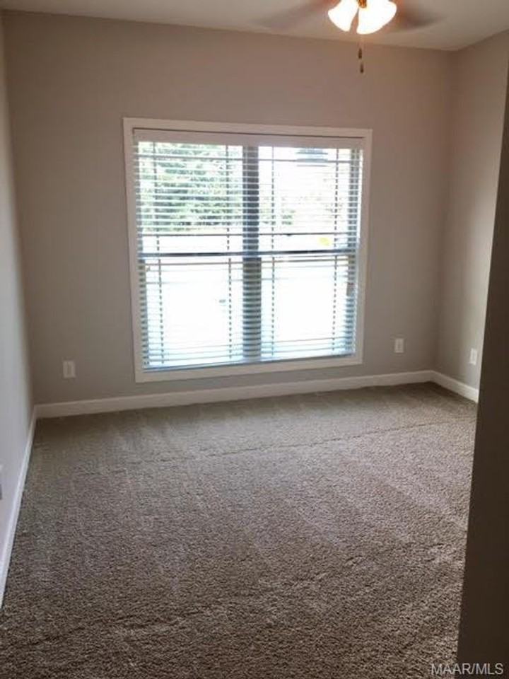 605 Valley Stream Dr - Photo 5 of 12