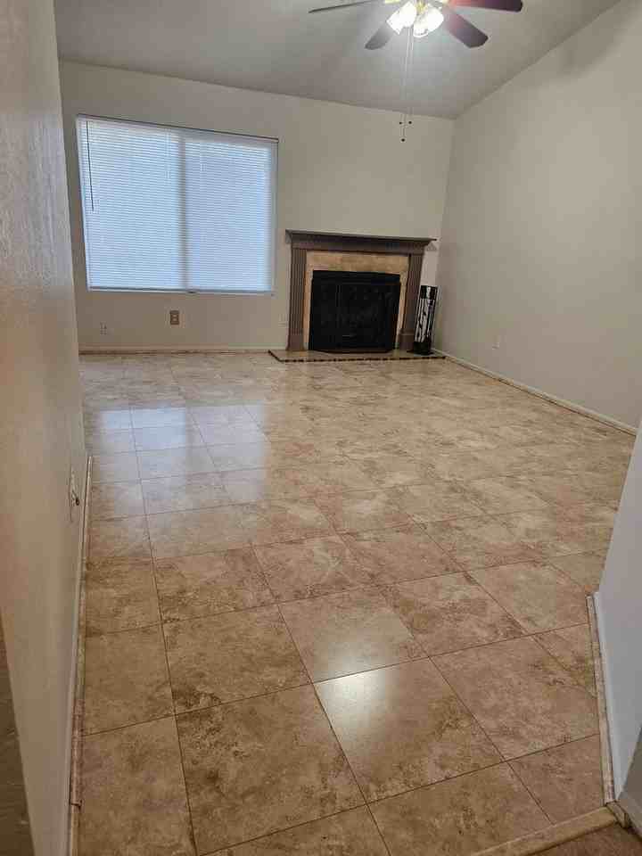 587 Charles Dr - Photo 3 of 13